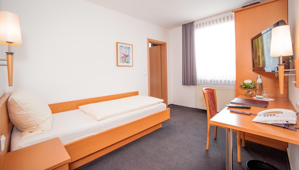 Hotel Hollmann Halle  Luaran gambar